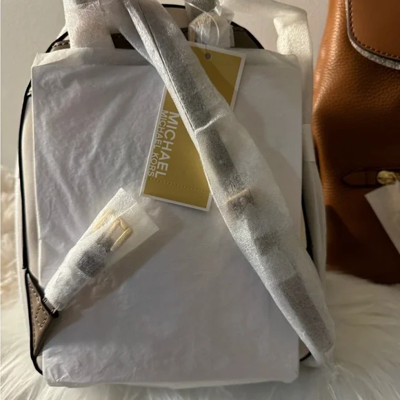 Michael Kors Extra Small Backpack - Picture 2 of 2